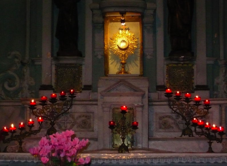 Les péchés contre le Saint-Sacrement et la nécessité d’une croisade de réparation eucharistique