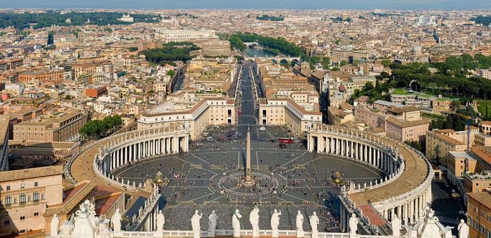 IL FAUT APPARTENIR A L’ÉGLISE OU AU MONDE