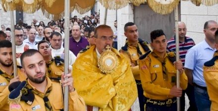 Message aux participants à la procession eucharistique en réparation des outrages blasphématoires de la secte LGBT, par Mgr Viganò