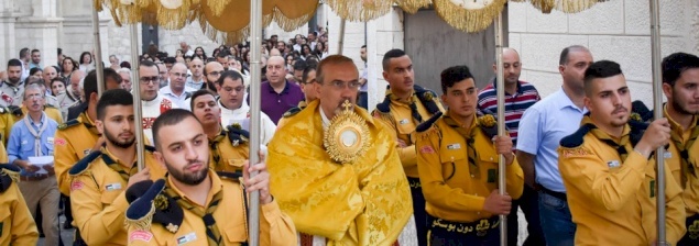 Message aux participants à la procession eucharistique en réparation des outrages blasphématoires de la secte LGBT, par Mgr Viganò