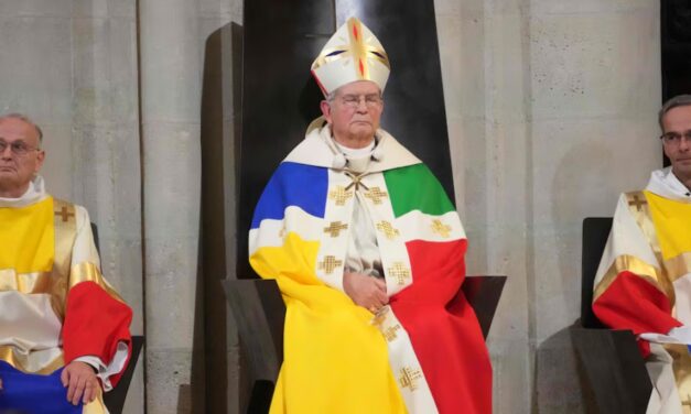 Sacrilèges à Notre Dame de Paris