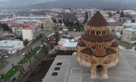 A la veille de la commémoration du génocide arménien, l’Azerbaïdjan démolit la cathédrale de Stepanakert